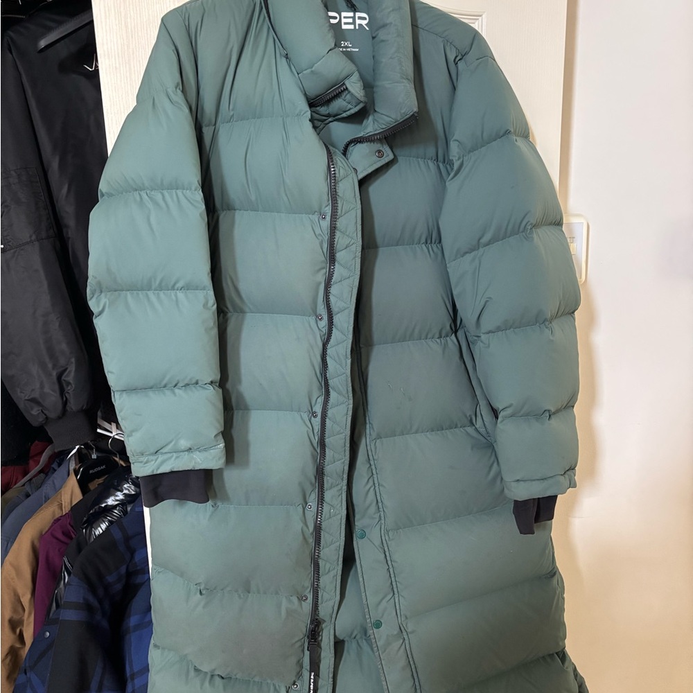Green Puffer Jacket with Quilted Design and High Collar